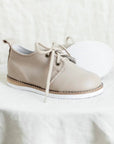 children's loafer in beige sizes 5-3