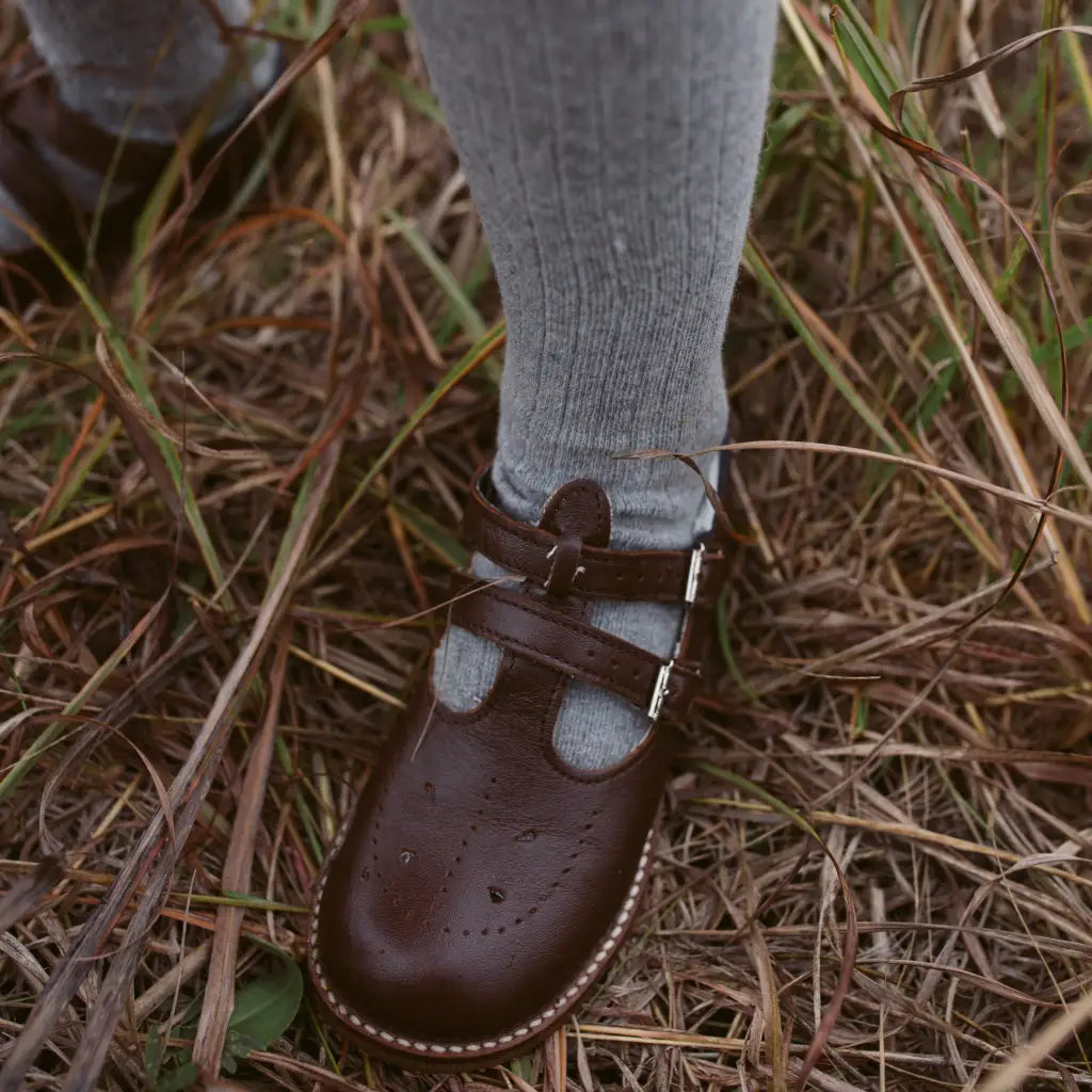 Claire T - Strap - Brown