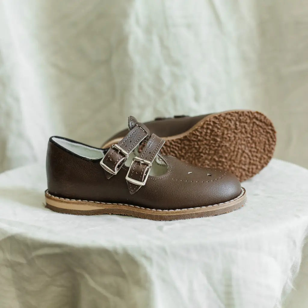 Claire T - Strap - Brown