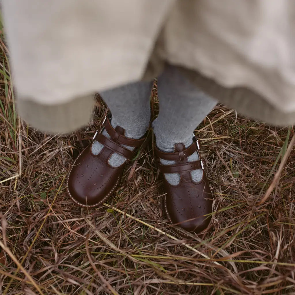 Claire T - Strap - Brown