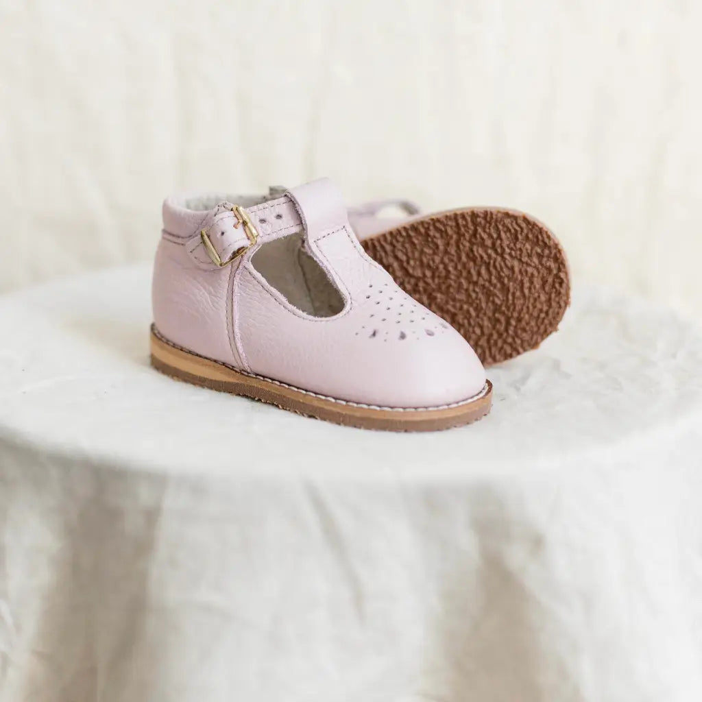 Little Girls Leather Dress Shoe Pink Leather T Strap - Sizes 5-9 5 (Toddler) / Medium (E) Little Girls Leather Dress Shoe Pink Leather T Strap - Sizes 5-9 5 (Toddler) / Medium (E)