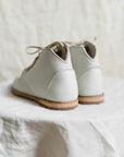 milo leather boot in color fog