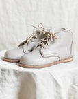 milo leather boot in color sand