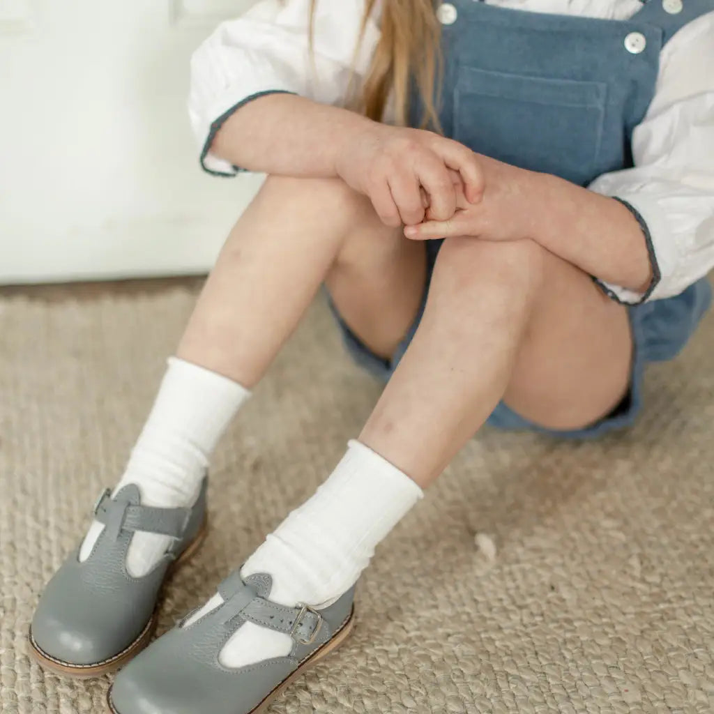miriam leather t-strap in color heron