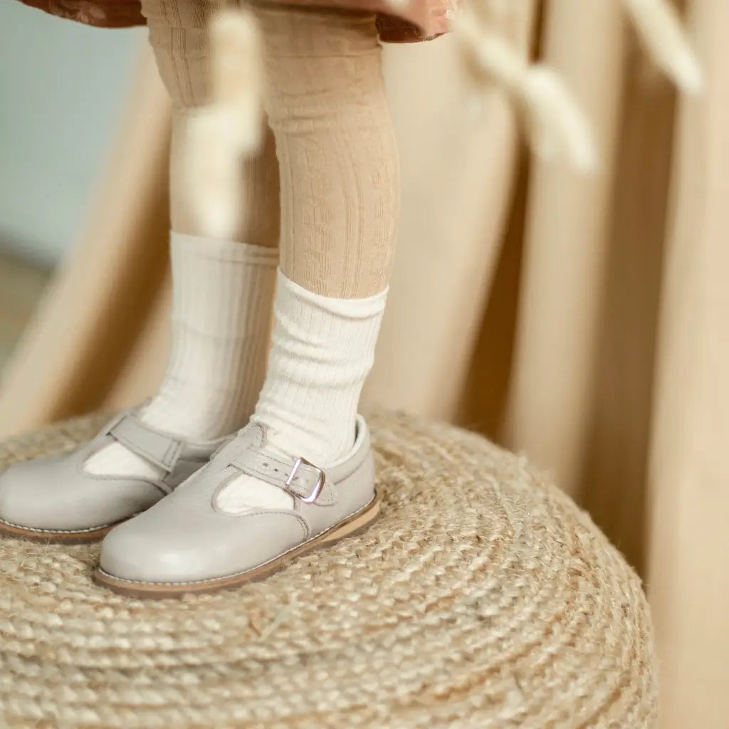 miriam leather t-strap in color sand