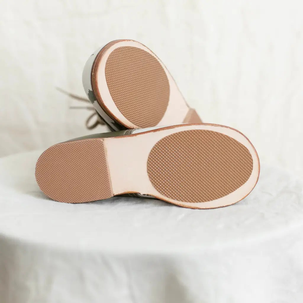 leather shoes with anti-slip shoe pads