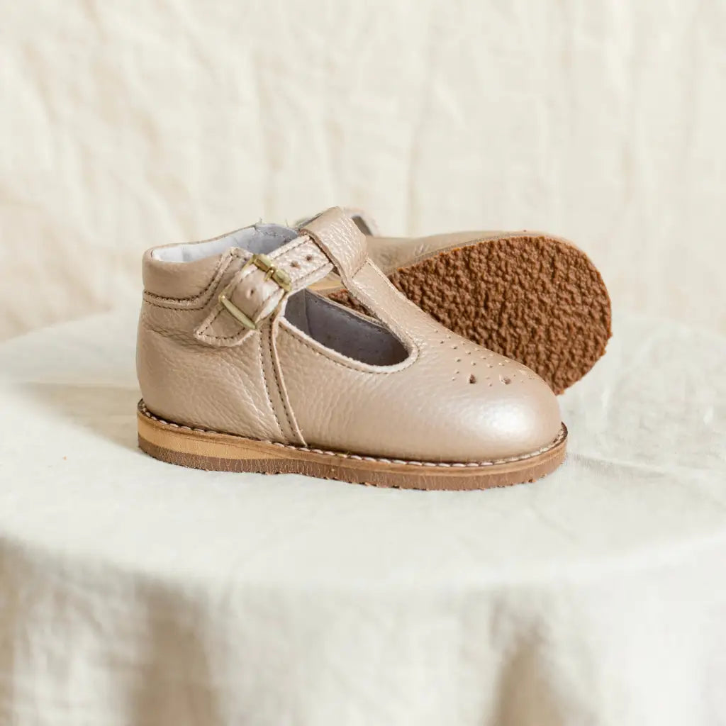 children&#39;s t-strap shoe in shiny beige sizes 2-7