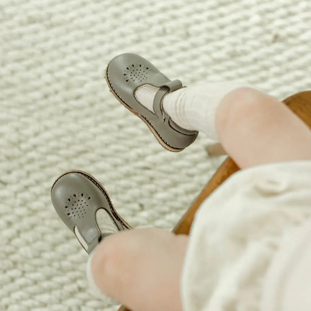 children&#39;s t-strap shoe in grey sizes 2-7