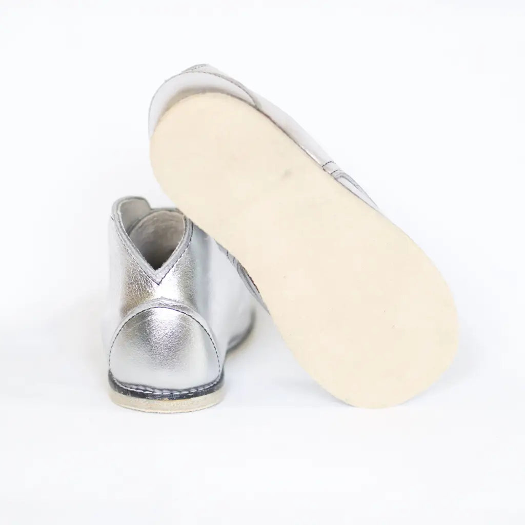 metallic silver leather boot for kids