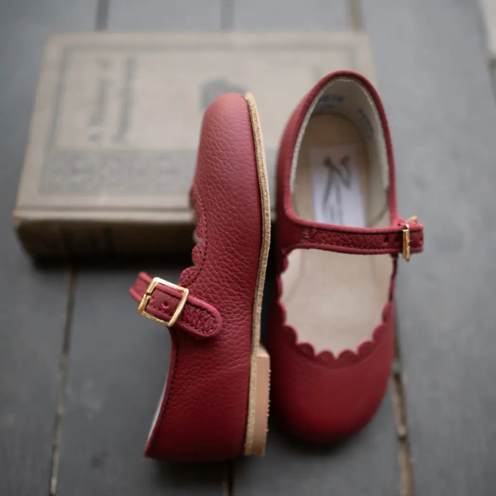 Scalloped Mary Jane - Burgundy jane’s