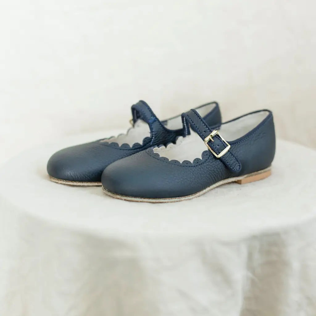 Little Girls Leather Dress Shoe Navy Blue Leather Scalloped Mary Jane - Sizes 4-9 12 (Child) / Medium (E) Little Girls Leather Dress Shoe Navy Blue Leather Scalloped Mary Jane - Sizes 4-9 12 (Child) / Medium (E)