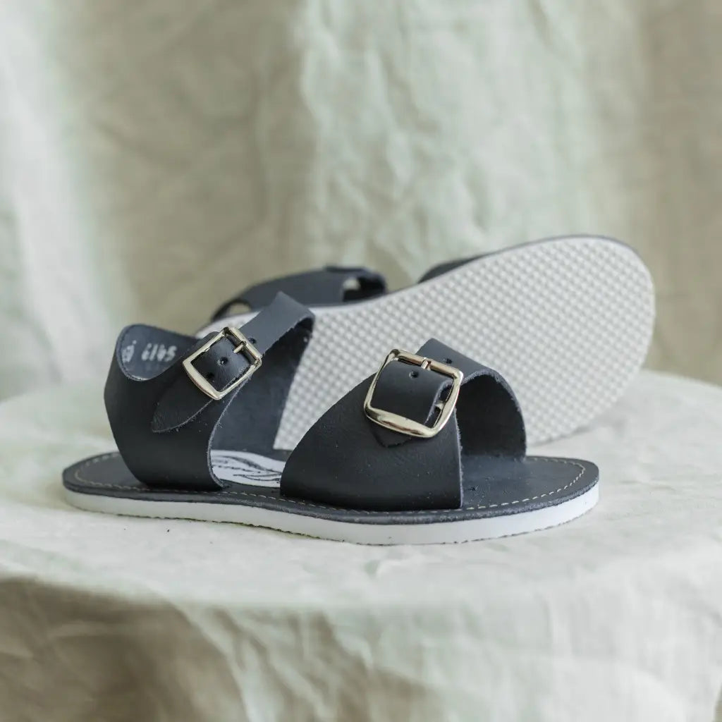 Stevie Sandal - Navy sandals
